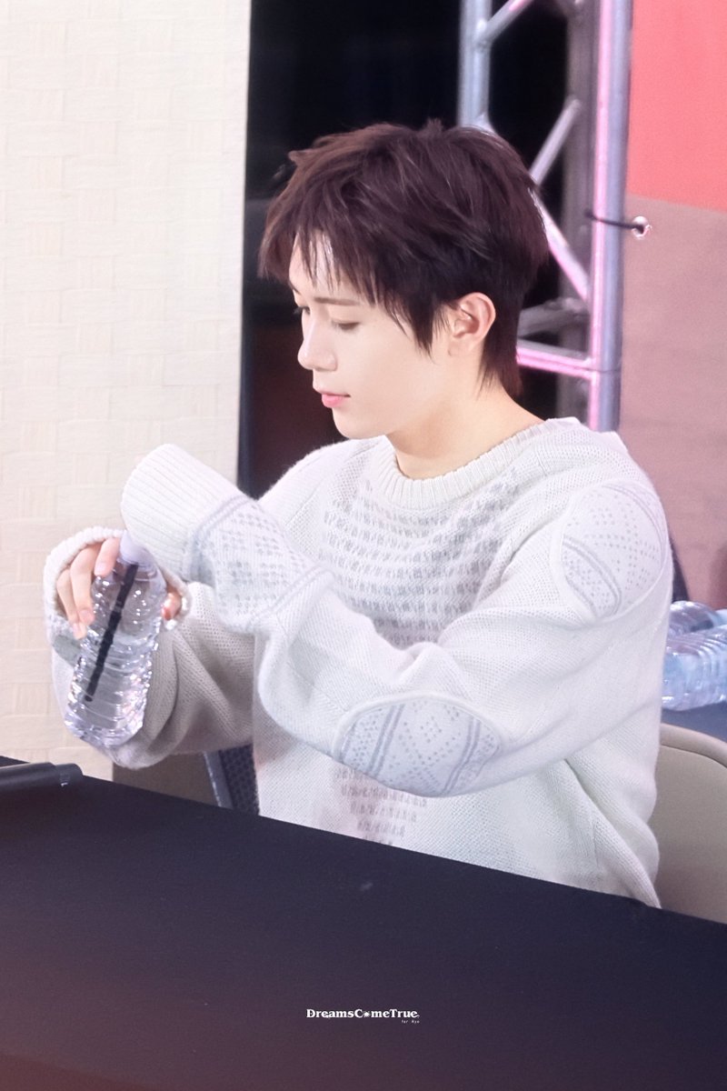 R0804dct's tweet photo. 260922 코엑스 크록스 공팬

#료 #RYO #リョウ
#NCTWISH #엔시티위시 https://t.co/uFRlgqFPkh