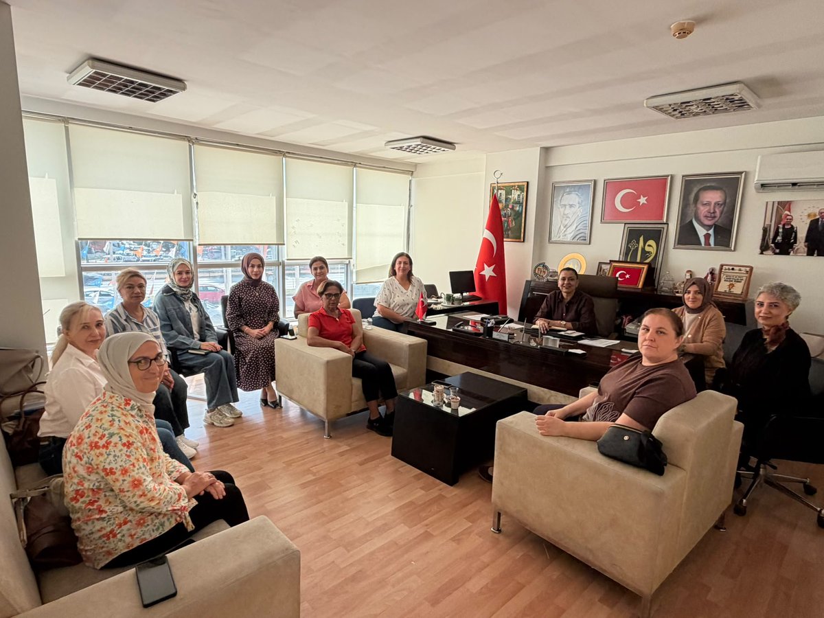 GlinZboz's tweet photo. 📍Antalya İl Başkanlığı

Haftalık olağan Yürütme Kurulu Toplantımızı gerçekleştirdik.

Hayırlara vesile olmasını diliyorum.

@tugbaisikercan 
@alicetin_07 
@akkadinantalya https://t.co/XAKphhhFRF