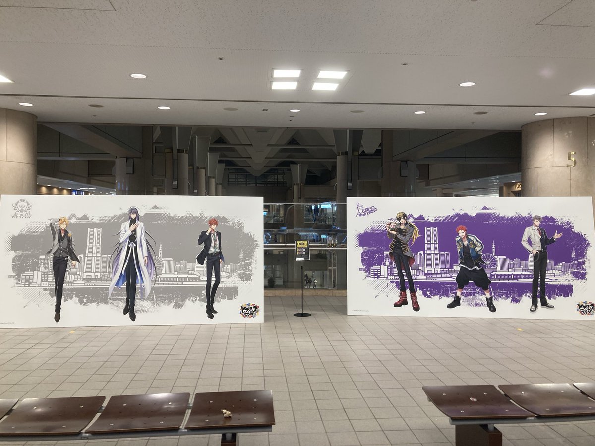 senbahato's tweet photo. ランドマークプラザ5階にシンジュクとナゴヤのパネルありました！！２つデカいパネルが並んでて壮観。みんな顔がいい！
ぜひジュク女さん達も檀家の皆さんにも見に来ていただきたいです。広々して写真撮りやすいです。 https://t.co/xQsF0uVnVI