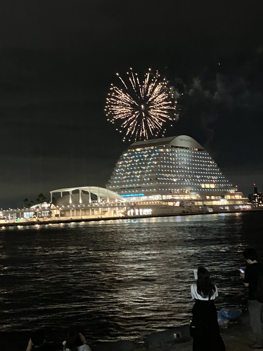 pinkmogi2's tweet photo. 神戸行ってた。
よく見るこのホテルに泊まってきたよ。 https://t.co/qwEl5YuRDO