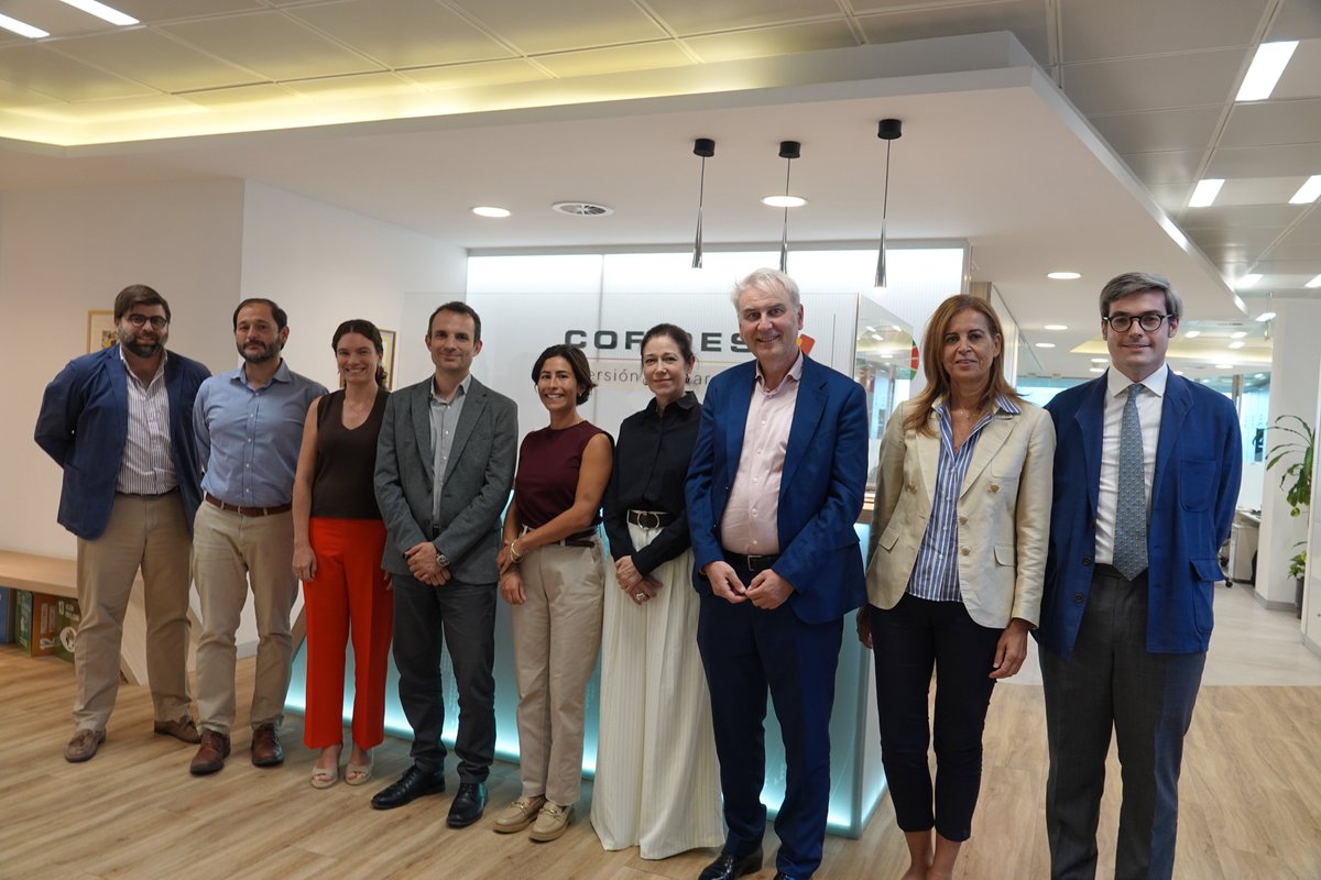 COFIDES's tweet photo. It's always a pleasure to welcome our colleagues from @EDFInetwork, the Association of European Development Finance Institutions, to Madrid.
Thank you, David Kuijper and Alina Orrico, for such an enriching visit!
#DFIs #sustainabledevelopment #DesarrolloSostenible https://t.co/sUkhV1EMz4