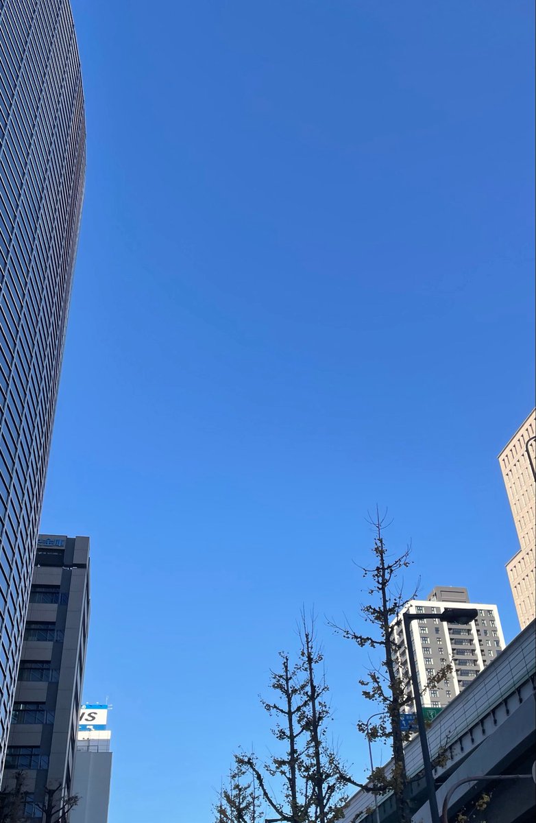 Efutan072's tweet photo. 祝日なのに仕事ってゆうストレスで
koekoeの投稿聞きながら出勤してみたんだけど

日常と、非日常が混ざって変な感じだった
何も考えずにおほ声聞きながら
空が青いなぁと思いまし��

オワリ٩( ᐛ )و https://t.co/nRHa0Hc28j