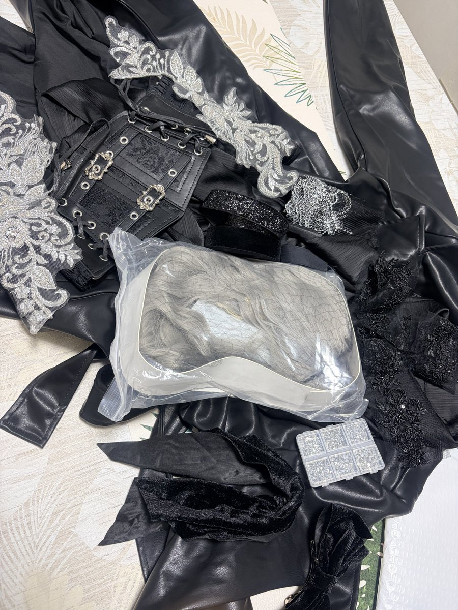 ta2_en's tweet photo. えんこすに向けて今から衣装作ります😇既製品改造だからすぐ終わるはず https://t.co/CEFXltdjgB