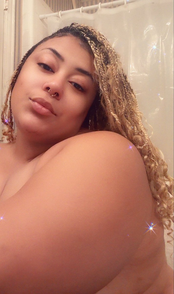 thickmamas__'s tweet photo. 💋😘 https://t.co/pKNFRPKapu