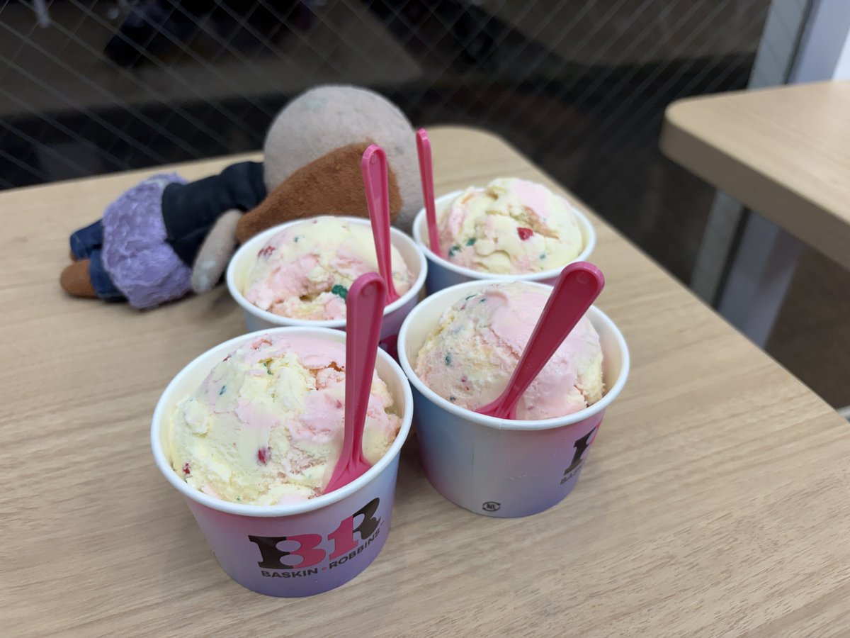 ushi_coco's tweet photo. ポッピングミルキー×4なぅ。(@サーティワンアイスクリーム 竹の山ロードサイド店 in 日進市, 愛知県) https://t.co/x6OrMcFzlU https://t.co/7Tq37yjoUK