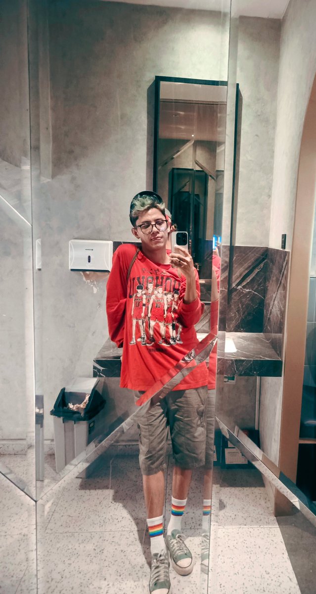 ChasDreamer's tweet photo. Haeee.....

#red #tealhair #glasses #gaymer #Chaser https://t.co/2jpUakC5Ml
