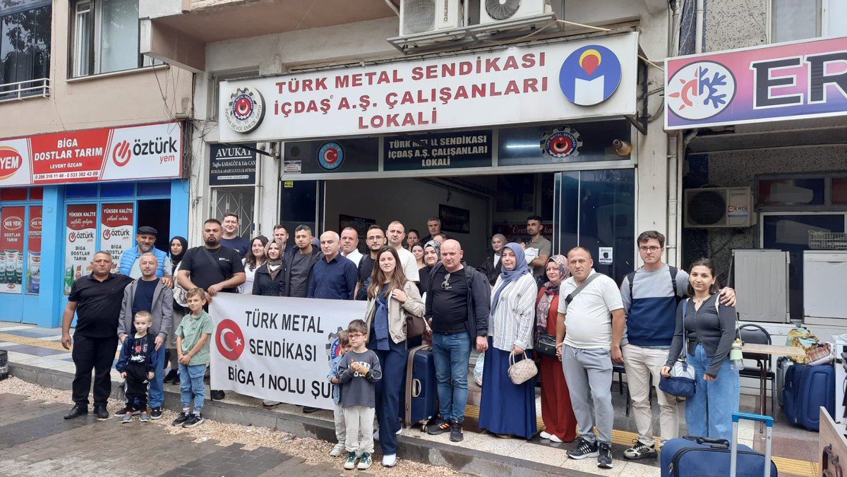 baytur1974's tweet photo. Kıymetli üye,eş ve çocukları ile yeni bir Didim eğitim semineri öncesi bir aradayız.
Üyelerimiz mutluluklarını bizlerle paylaşırken Türk Metal Sendikamızın Güçlü Vizyoner Lideri Genel Başkanımız Sn Uysal Altundağ’ın önderliğinde yalnızca bir sözleşme değil sosyal yaşam alanlarında sunduğu tüm imkanlar için teşekkürlerini ilettiler.

#BizTeşkilatımızla
#BizLiderimizle
#BizBüyükBirAileyiz
#BizTürkMetaliz  

#LiderUysalAltundağ

#BigaTürkMetalEmkiçileri
