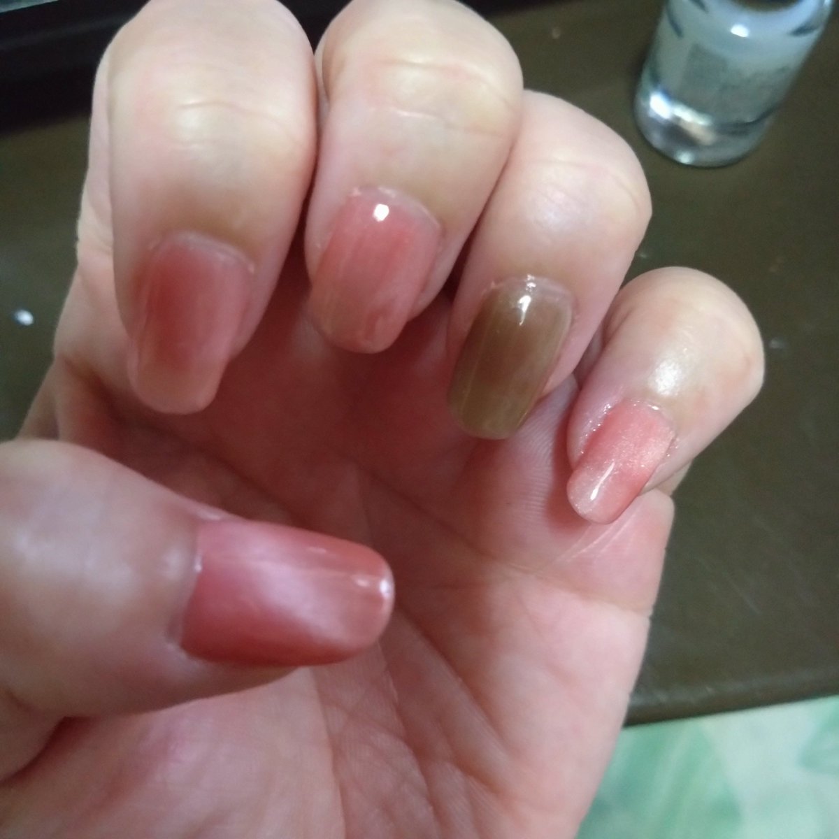 fairy_cube's tweet photo. SW中なのに全く予定なくて暇すぎるから久しぶりにネイルしてみた💅
初めてマグネットネイルした✨ https://t.co/v51YJegvmK