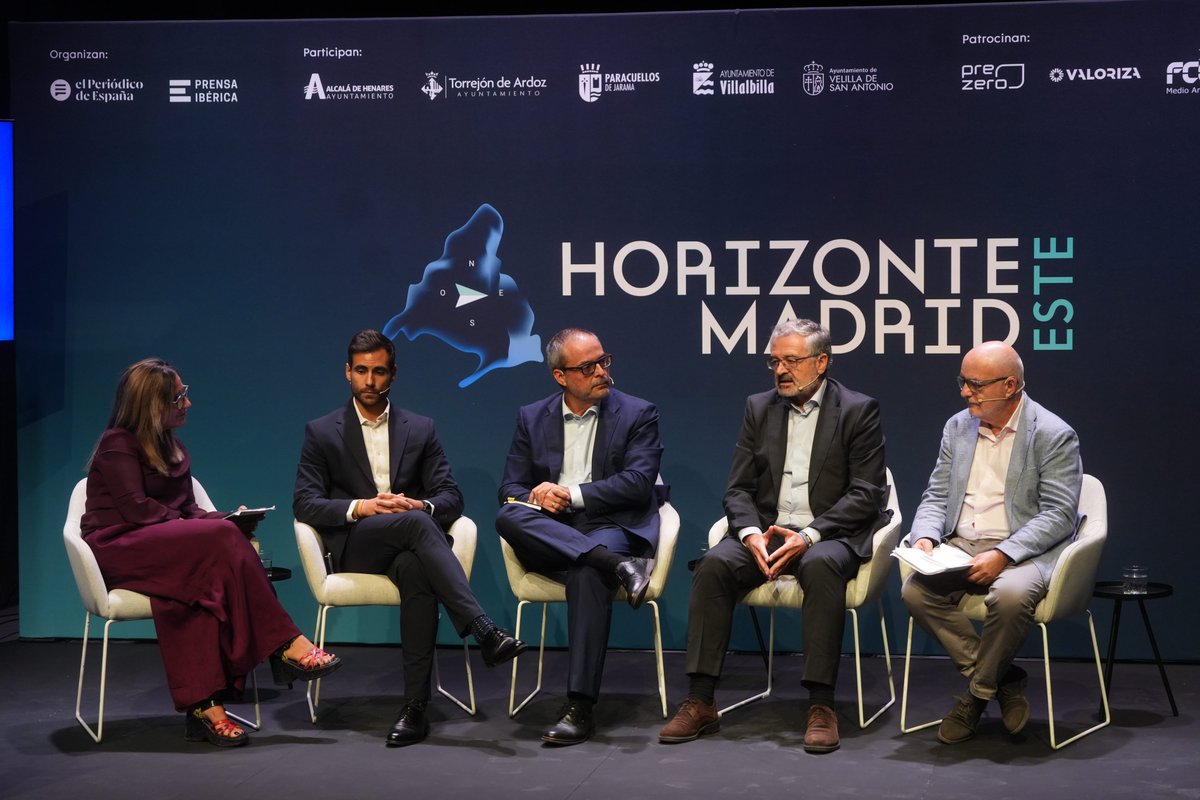 FCC_MA's tweet photo. 🤝 Un placer colaborar con @ElPeriodico_Esp en la jornada #HorizonteMadridEste.

Antonio Rodríguez, director de la delegación CAM, participó en la mesa redonda sobre retos de la gestión eficiente del agua, los residuos y los espacios urbanos en el este de la Comunidad de Madrid. https://t.co/yzktNc3h5l