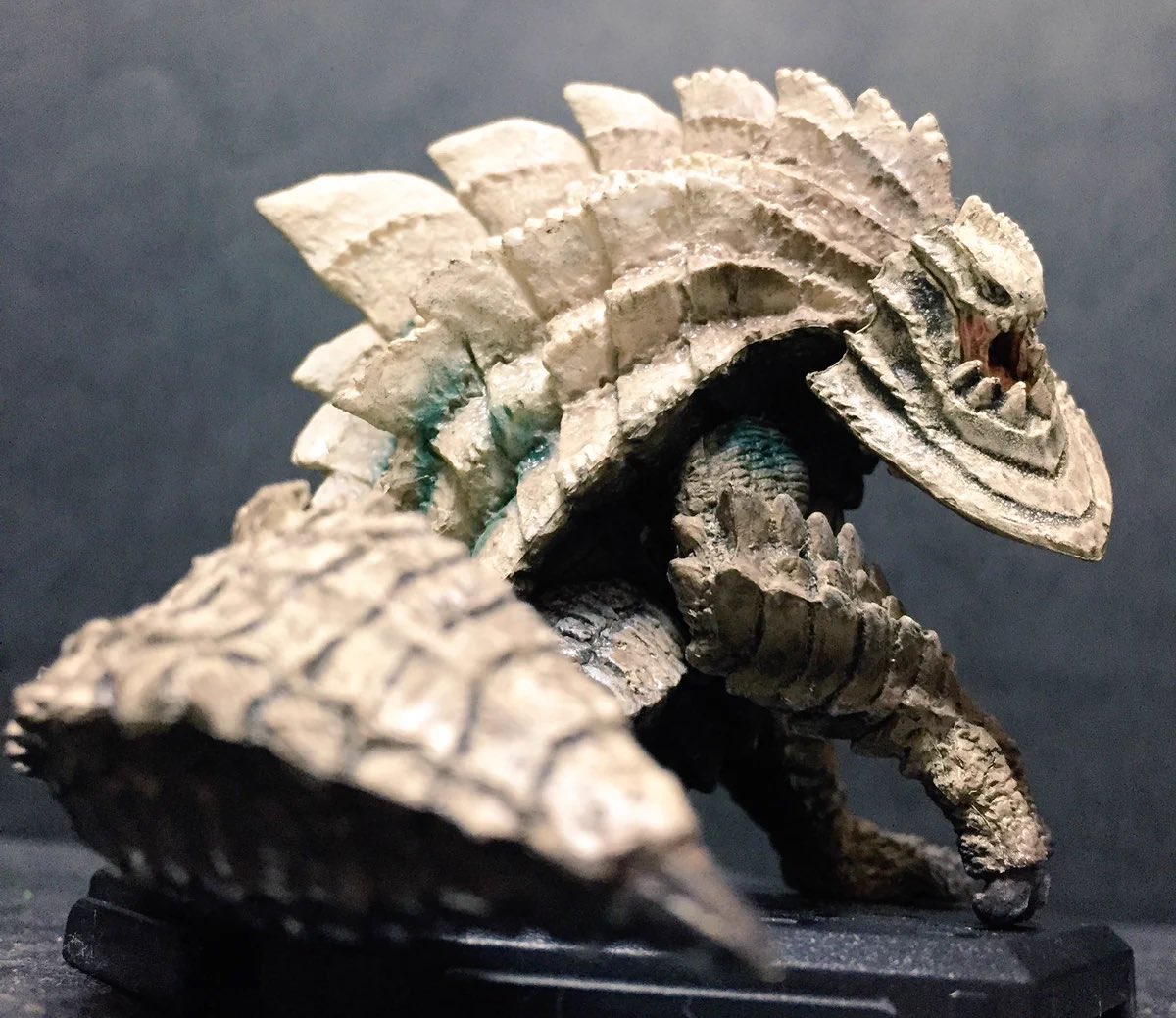 tgsfan's tweet photo. ウカムルバスの気配を感じて読みました
これは確かに名作の予感 https://t.co/CzzS2pod78