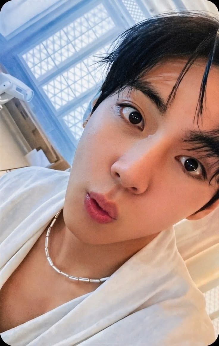 Runch_Randa12's tweet photo. wtb Ifs ph bus
L taehyung and Namjoon usa lucky draw 
 dm me/reply!
preferably sold as a set
t. kim tae pe ld luckydraw arirang concert 
US V and RM
namjoon rm seokjin jin yoongi suga hobi hoseok jimin jm jk jungkook https://t.co/8vhDkwAcLc