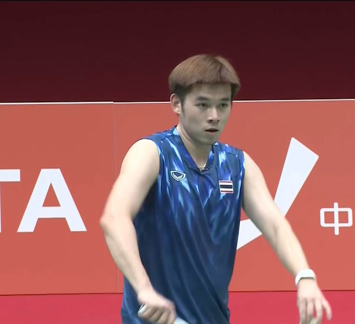 Skyboyz15's tweet photo. 🏸สุดยอด!! น้ำตาจะไหล “ทีมแบดมินตันชาย” ทะลุผ่านเข้าสู่รอบรองชนะเลิศ การันตีเหรียญทองแดงแล้ว🥉 🥹🥹
ทีมแบดมินตันชายไทย ชนะ ทีมชาติไต้หวัน 3-1 คู่  รอบรอง รอเจอ อินโด หรือ มาเลเซีย
🔺วิว ชนะ อาโจว 19-21,21-16,21-14 
🔺โอโม่-พี ชนะ คู่ไต้หวัน 16-21,22-20,23-21 
🔻 อิคคิว ขอรีไทร์เกมสอง บาดเจ็บที่หลัง
🎉 โอ๊ต-ทีม ชนะคู่ไต้หวัน 13-21,21-14,21-14 
รอบรองชนะเลิศ รอเจอกับอินโด หรือ มาเลเซีย
#เอเชียนเกมส์ #เอเชียนเกมส์2026 
#AsianGames2026