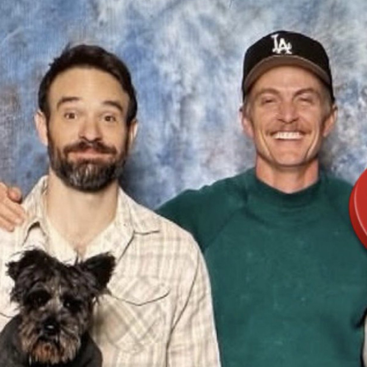 murdockangels's tweet photo. trying to save my oomfs and non oomfs from daredevil depression so look how smiley wilson is with charlie like yes it's your bff let's be jolly♡ https://t.co/LfMLsvwduW