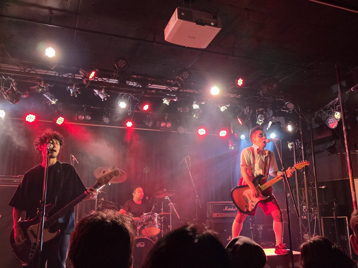 tsuririnoppai's tweet photo. SCREAM OF TRUTHさん
音楽が好みすぎて息をするように入ってくる感じが心地いい
真貴さんの戦友的人達なんかな?
絶対勝ってまた見れますように
#SCREAMOFTRUTH
#NORANGE
#ROCKINSTEADY https://t.co/7AtXIDrevC