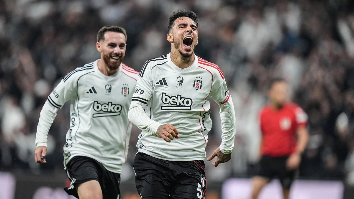 LigRadyo's tweet photo. Premier Lig ekiplerinden Liverpool, kaptan Orkun Kökçü’yü yakın takipte. Ayrıca Ada’dan 2 kulüp daha devrede. Tottenham’ın ise genç stoper Emirhan Topçu’yu izlediği öğrenildi.

(Fanatik) https://t.co/IWMb84njXY
