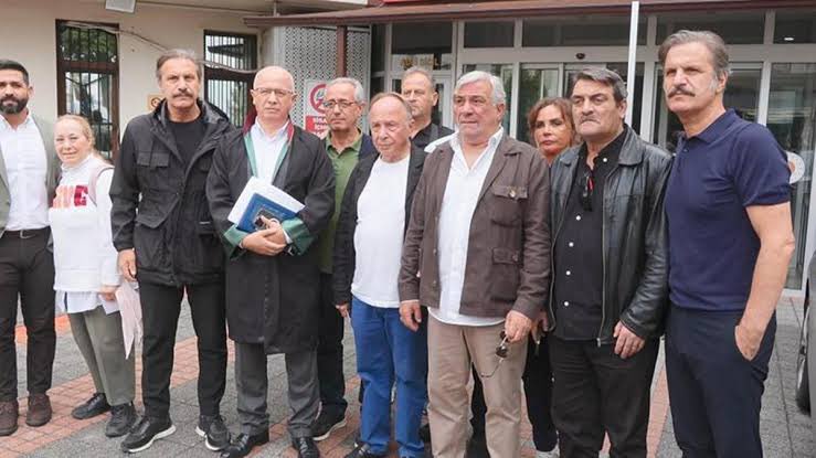 vaybebune's tweet photo. hadi diğerleri kadir inanır'a %37 falan benziyo, sen hangi özgüvenle miras istedin be abi https://t.co/gcu1OcH9Vr