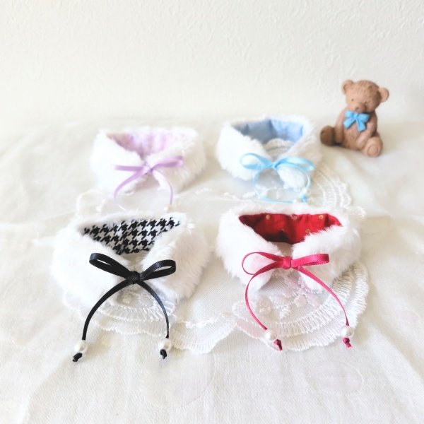 ichie3ee's tweet photo. 白いふわふわのつけ襟 🎀 ティペットが完成しました!

首周りが10cm~12cm位のぬいに合うサイズです

リボンの端を樹脂パールに通してるので
結んだ時に先端が跳ね上がらず
下向きに落ち着きます✨️

黒いふわふわでも作ってみたい 𝟅𝟈 https://t.co/vyOkKpwvUp