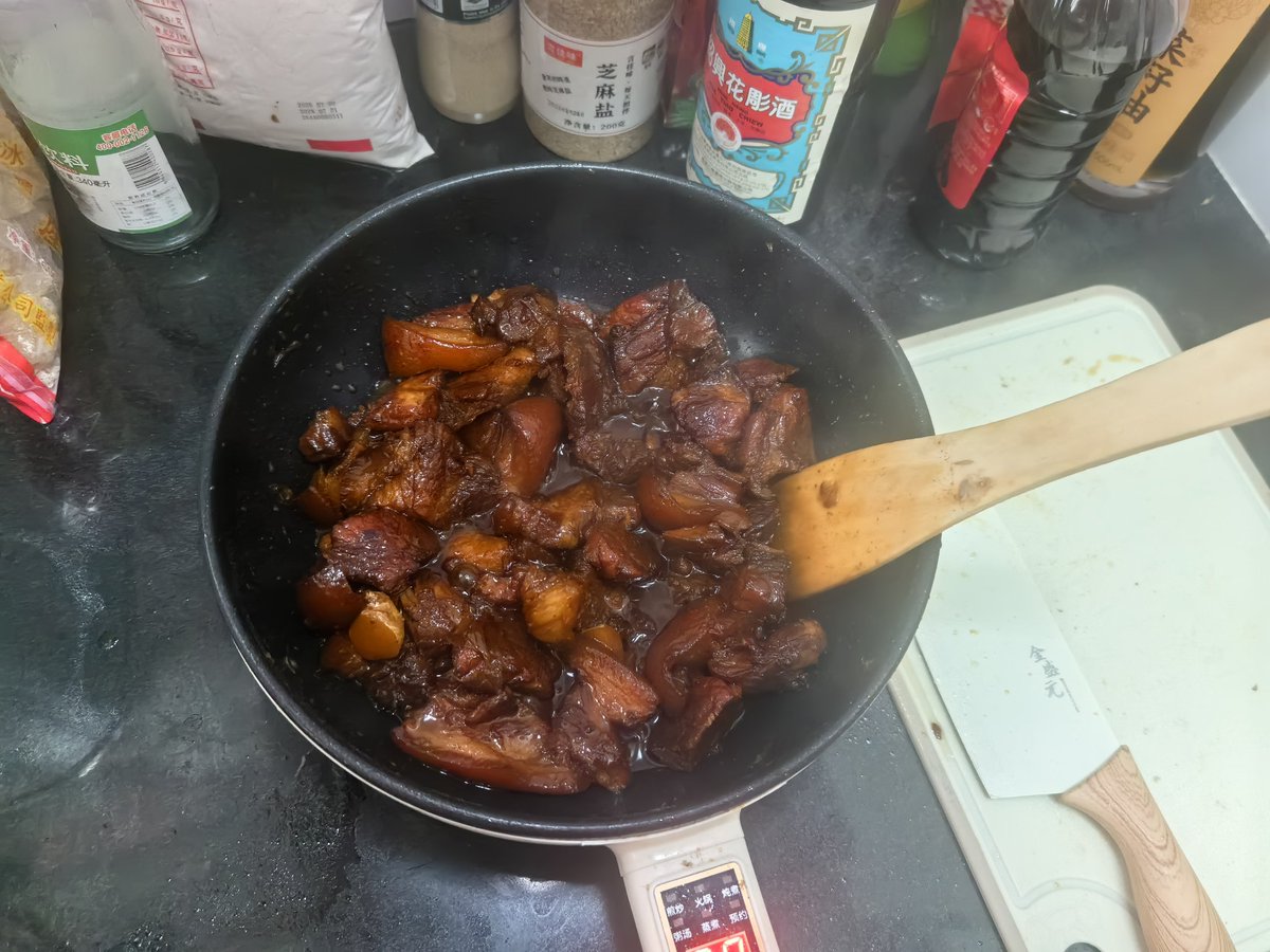 LemPackageMain2's tweet photo. 自己做的红烧肉😋😋😋我真厉害 https://t.co/sVfa8B2yAr