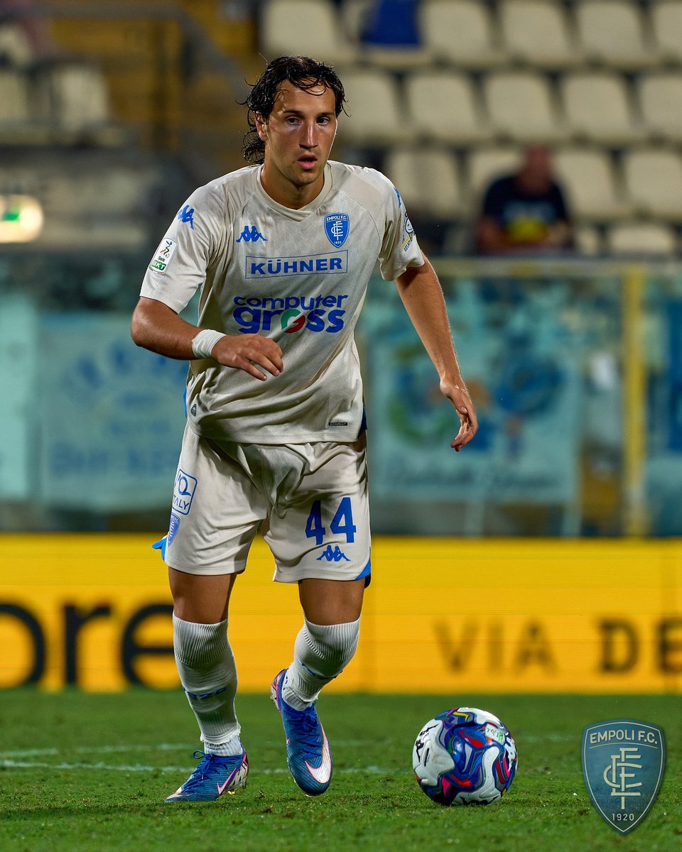 EmpoliFC's tweet photo. ๐ธ๐ธ๐ธ๐ธ #ModenaEmpoli https://t.co/4IKCXQUHQR