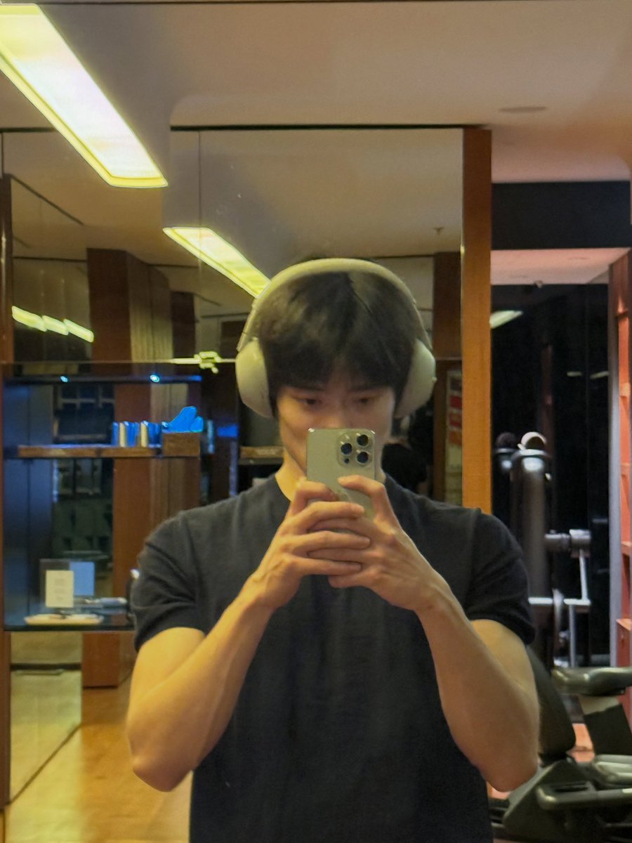 faiyx03's tweet photo. แล้วไม่ใช้เบอกันดีล่ะ ดาราเค้าได้กันทั้งโลก 5555555555(5555555 https://t.co/LmKxzlhnGz