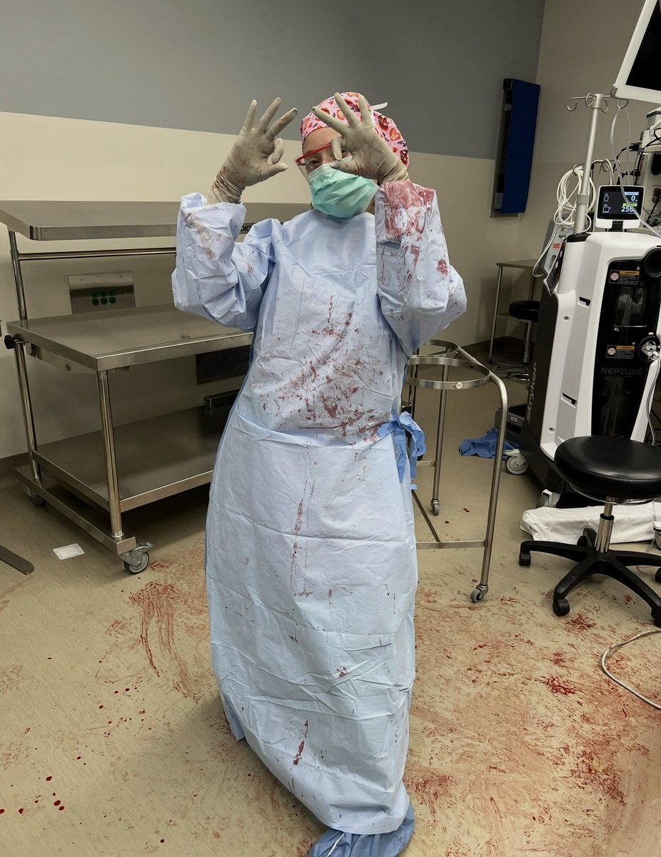 MadeInTokyo's tweet photo. 3 years in this field working at the top level 1 trauma center in my state! 🏥 I took a leap of faith this summer and completed my first travel contract out of state. This job is so rewarding 🥰🤞🏼 another day of saving lives ✅ 🏥👩‍⚕️ HAPPY SURGICAL TECH WEEK TO ME!!!!!!  🧽🩺 https://t.co/vxHFJq4BN2