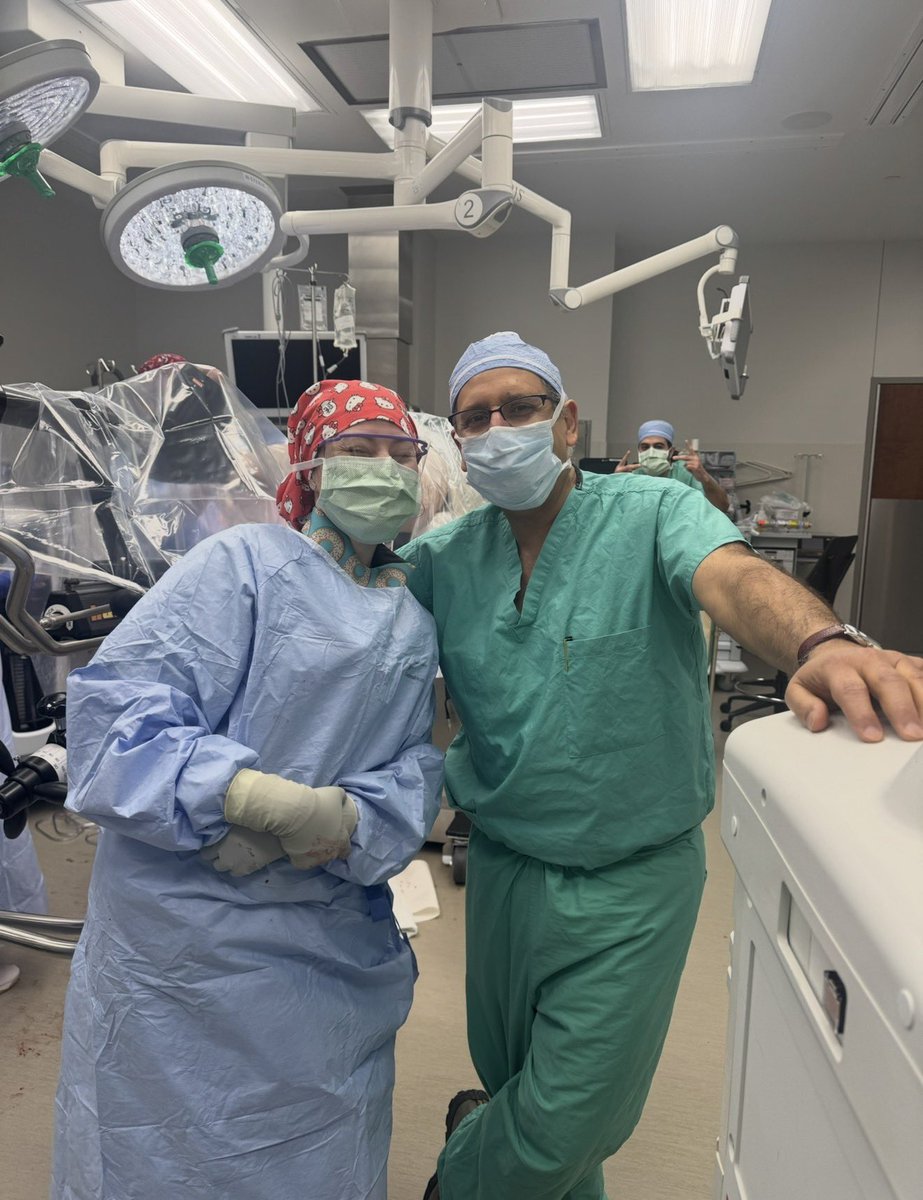 MadeInTokyo's tweet photo. 3 years in this field working at the top level 1 trauma center in my state! 🏥 I took a leap of faith this summer and completed my first travel contract out of state. This job is so rewarding 🥰🤞🏼 another day of saving lives ✅ 🏥👩‍⚕️ HAPPY SURGICAL TECH WEEK TO ME!!!!!!  🧽🩺 https://t.co/vxHFJq4BN2