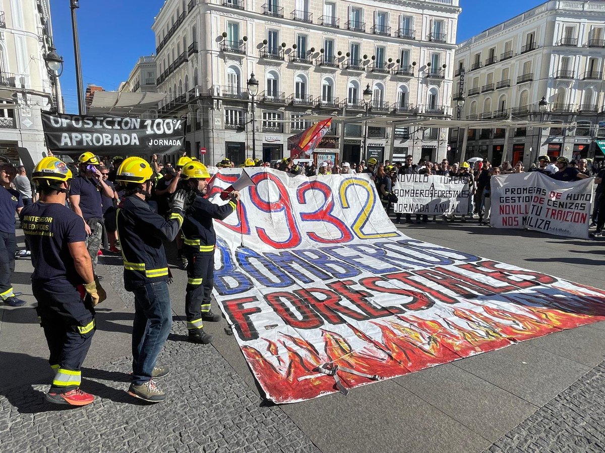 bomberos_infoma's tweet photo. El jueves 17 @CarlosNovilloPi dio muchos datos del #INFOMA26 le falto otros.
Estos son datos de los #BomberosForestalesCBCM
847 días sin negociar ni borrador de propuesta.
1230 días de huelga indefinida.
6 concentraciónes.
5 y 19 de mayo
2 junio
30 junio
28 agosto
17 septiembre. https://t.co/vVEkVlAjHU