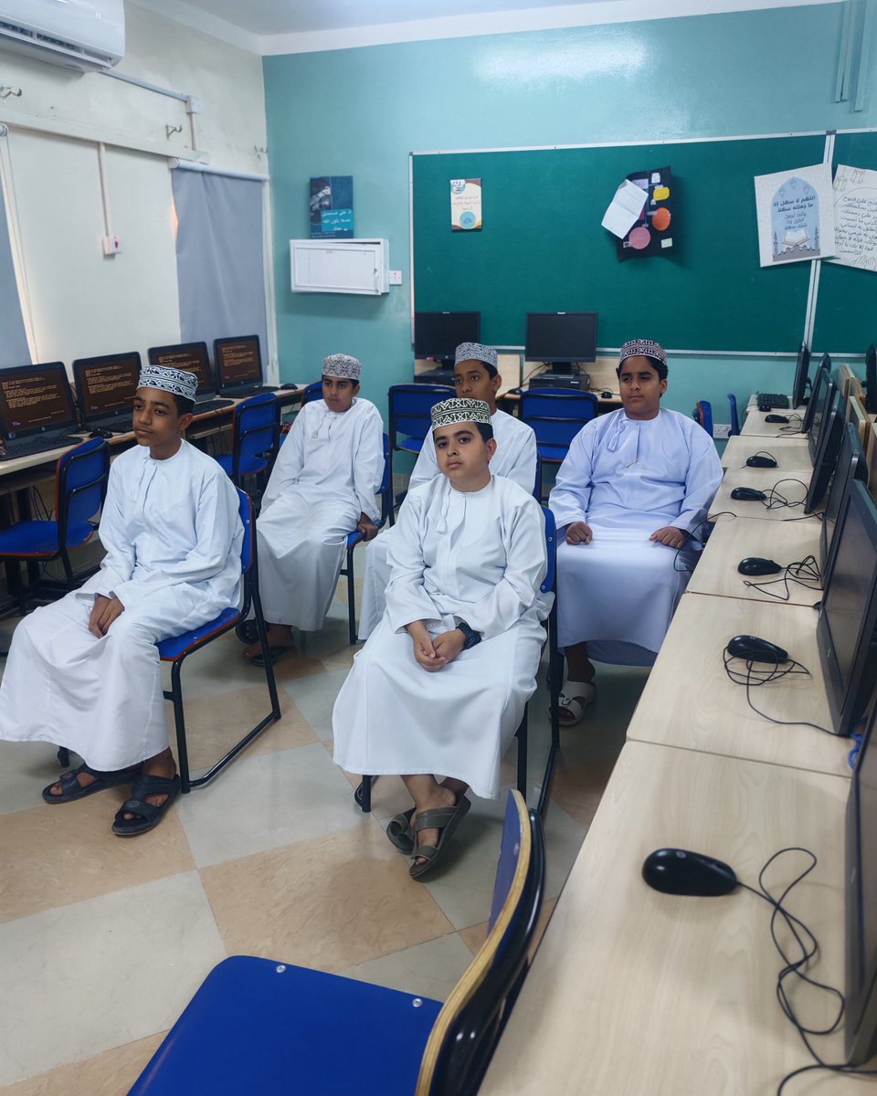EduGovDkh4603's tweet photo. لقاء تعريفي لبرنامج مسابقة الأمن السيبراني الطلابي للإستعداد والمشاركة في المسابقة
أدار اللقاء كلا من أ. سعيد السليماني و أ. قاسم الهاشمي. https://t.co/eW4D0VpMuZ