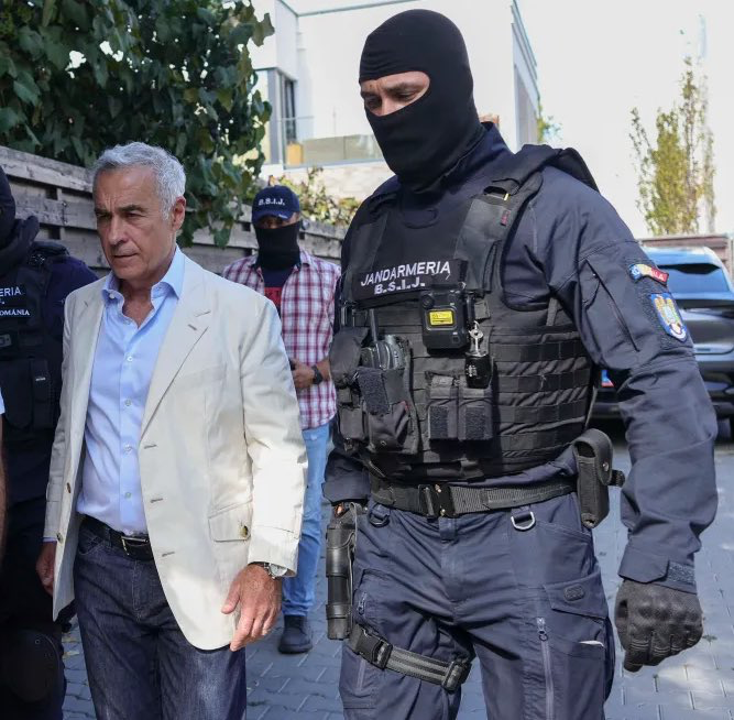 john_laughland's tweet photo. In another major crackdown, Putin's police arrest a leading opposition politician for calling for an end to the war. https://t.co/F8tkVDokuY