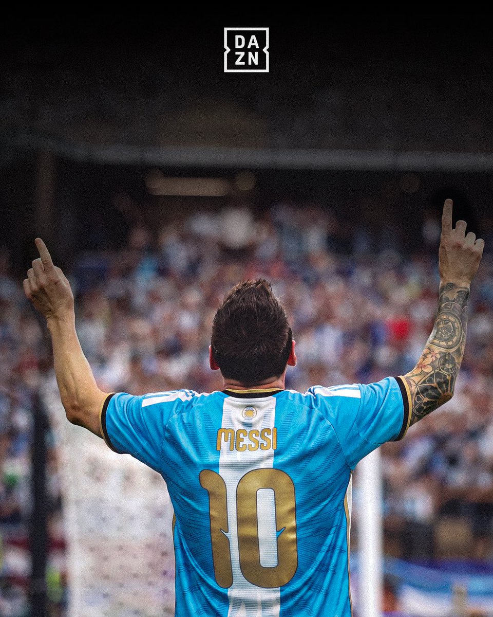 DAZNFutbol's tweet photo. LA CAMISETA ESPECIAL QUE USARÁ MESSI EN SU DESPEDIDA 😍🇦🇷

El dorsal será dorado 🏆 https://t.co/ZAA72qJCsH