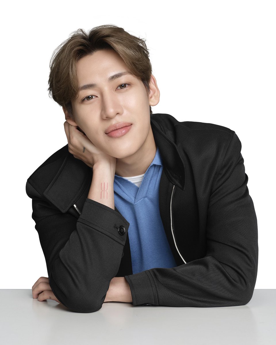 OneilyMusic's tweet photo. BamBam looks dashing in new photos. https://t.co/AYEhSNFgrj