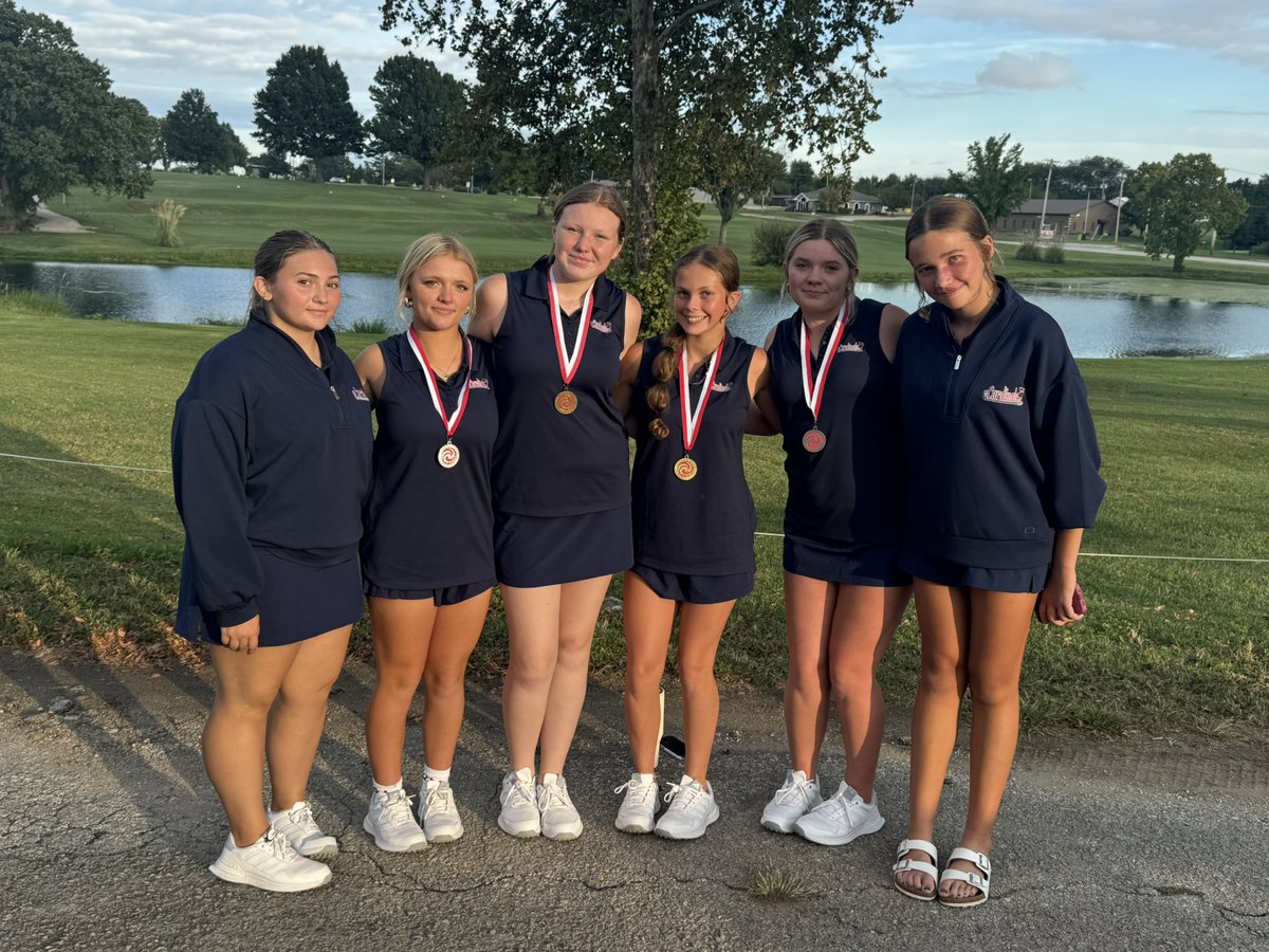 EudoraGolf's tweet photo. EHS JV girls played Ottawa Country Club in a two-person scramble. Sophomore Ebbie Malott &amp; freshman Mindy Smith snagged first place with a 44,l. Sophomore Myla Bridgewater &amp; freshman Charlee VanDonge second place with a 47. Junior Aubrey Tharp &amp; freshman Cydney Masterson shot 67. https://t.co/sjItYWEzYf