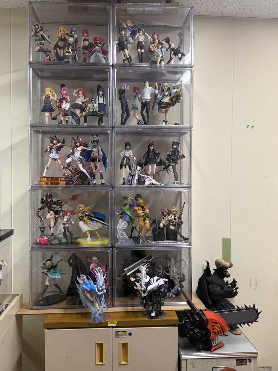 unknownorcinus's tweet photo. 久々のフィギュア配置換え https://t.co/KBxGHNsU8q