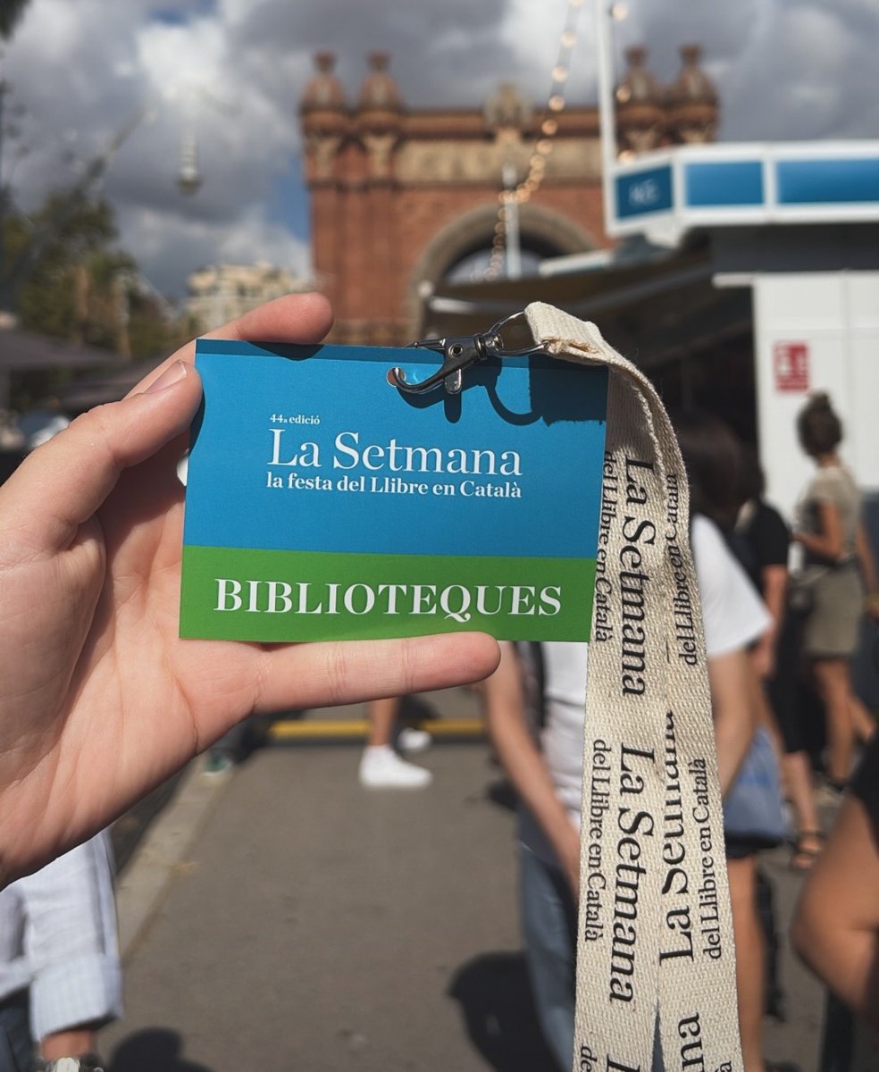 bibliotequescat's tweet photo. 📚 Aquest matí, 153 #bibliotequescat adquireixen llibres en català a @LaSetmana gràcies a la línia d’ajuts de @cultura_cat amb una inversió de 76.500 € i un increment del 14 % respecte de 2025

@bibliotequesXBM @bibliotequestgn @bibliotequeslle @bibgirona  @CentralEbre https://t.co/ZpF0h6IUNn