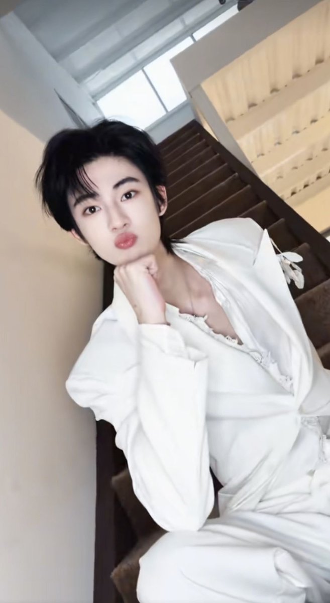 XYSTLEE00's tweet photo. DEMI ALLAH BOCILKU!!!! LUCU BANGET GEMES!! KLO BEGINI KELIATAN BOCILNYA😭🤍 https://t.co/soWasoyo7K