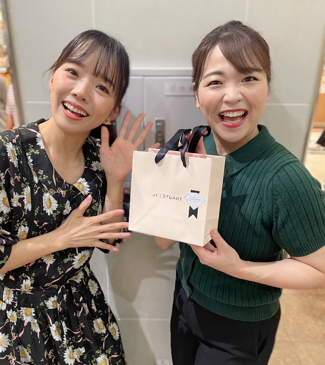 AkariYamanishi's tweet photo. 歌唱キャンペーンinエルミこうのす
多くの方に歌を聞いていただけて幸せでした🥰🫶
半年ぶり、1年ぶりにお会いした方もいて嬉しかった…！🥲✨
お越しくださった皆様、今日も熱い応援をありがとうございました‼️🔥
花羽ちゃんに誕プレも渡せました🫶
ジョイントLIVEもよろしくお願いいたします！🙇‍♀️ https://t.co/SjlKpVSDf4