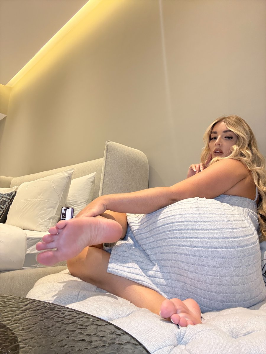 GoddessHollyJ's tweet photo. Obsess over it.... https://t.co/CfU2AfnoG5