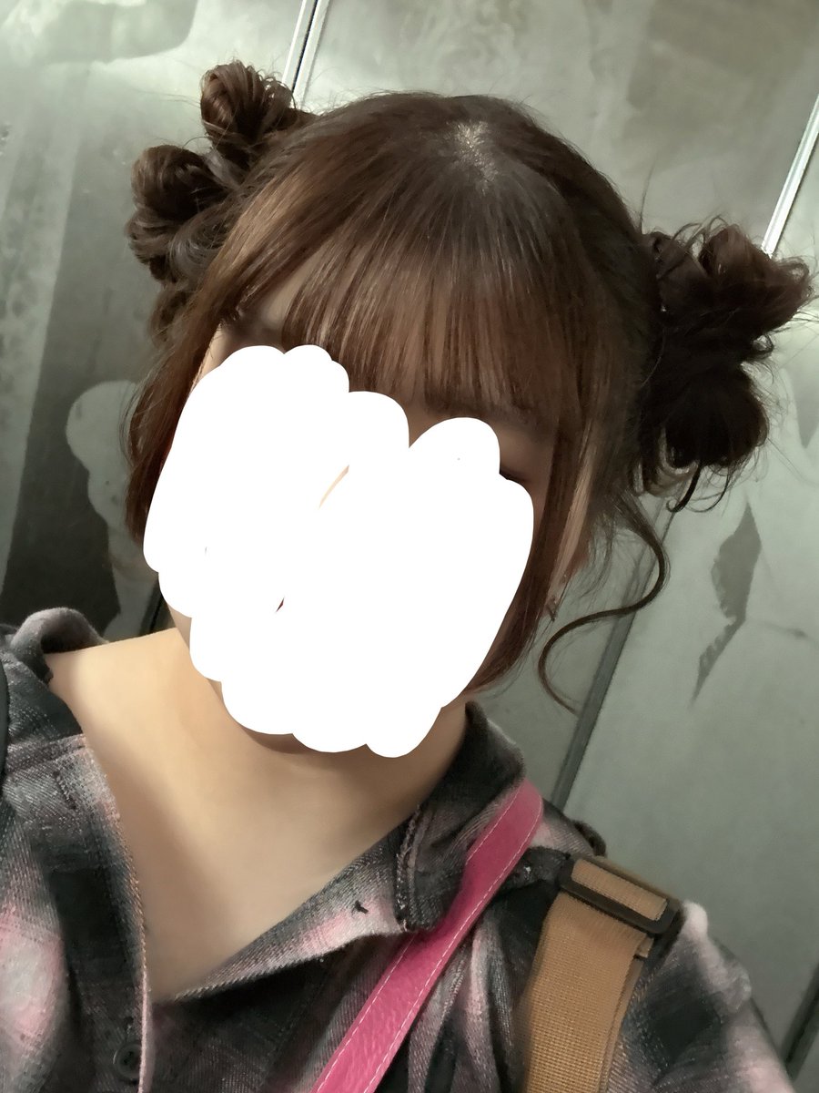 komechanmann's tweet photo. 遅くなりましたが先日は爆俺祭ありがとうございました‼️
かふぇをれさん初主催おめでとう😽そしてお疲れ様でした😌
素敵なライブに誘ってくれてありがとう🥹

私にまで誕生日プレゼントや差し入れありがとう😭😭
楽しくて幸せな空間でした関わった全ての皆様に大感謝‼️

セトリはリプへ- ̗̀📢 https://t.co/Ar8I7gpgJW