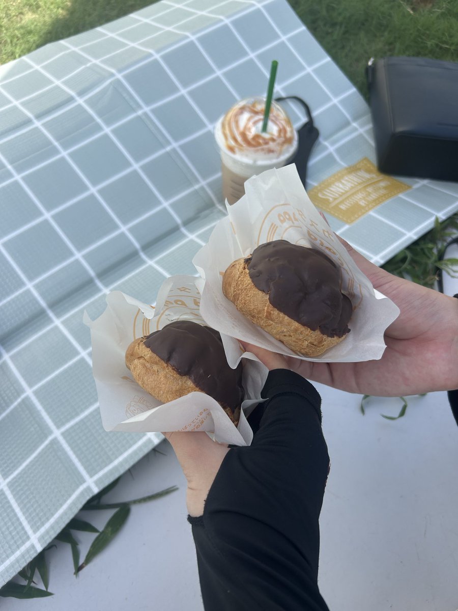 ruriruuuuu's tweet photo. ちゃんと彼氏は彼氏の方でシュークリームとかお菓子買ってきてくれてます🥲🥲💖 https://t.co/LmcR63lpr3
