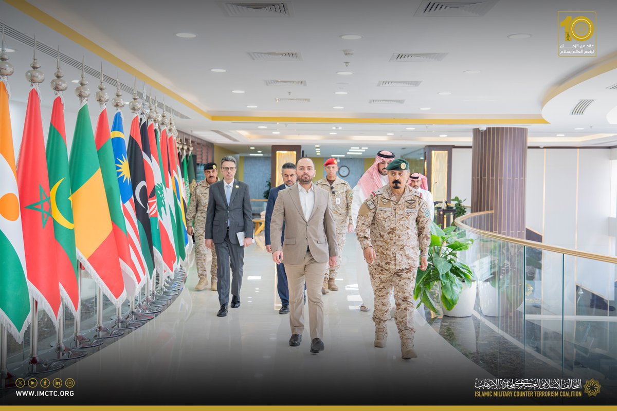 imctc_ar's tweet photo. استقبل أمين عام التحالف الإسلامي العسكري لمحاربة الإرهاب اللواء الطيار الركن محمد المغيدي، القائم بأعمال سفارة الجمهورية العربية السورية لدى المملكة، الوزير المفوض محسن مهباش، وبحث معه سبل تعزيز التعاون في محاربة الإرهاب، واطّلع سعادته على جهود التحالف ومبادراته في المجالات الفكرية والإعلامية والمالية والعسكرية.