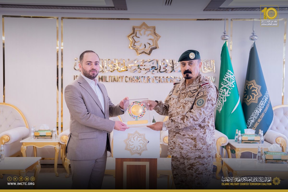 imctc_ar's tweet photo. استقبل أمين عام التحالف الإسلامي العسكري لمحاربة الإرهاب اللواء الطيار الركن محمد المغيدي، القائم بأعمال سفارة الجمهورية العربية السورية لدى المملكة، الوزير المفوض محسن مهباش، وبحث معه سبل تعزيز التعاون في محاربة الإرهاب، واطّلع سعادته على جهود التحالف ومبادراته في المجالات الفكرية والإعلامية والمالية والعسكرية.
