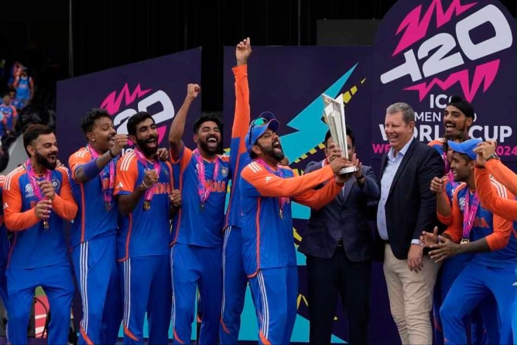 MisranAhmad55's tweet photo. 🚨 HISTORY BY INDIA IN MEN'S T20I 🥶

- India becomes the first team in history to complete 200 wins in Men's T20I. https://t.co/dCTV2Jw623