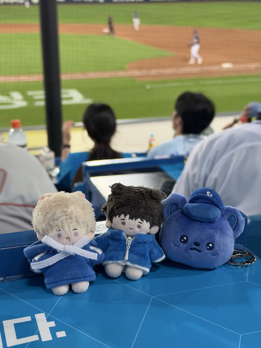 ssyul_0's tweet photo. 💙LIONS💙

#콩라이트
#1933스티치 https://t.co/OR93Z5WOTH