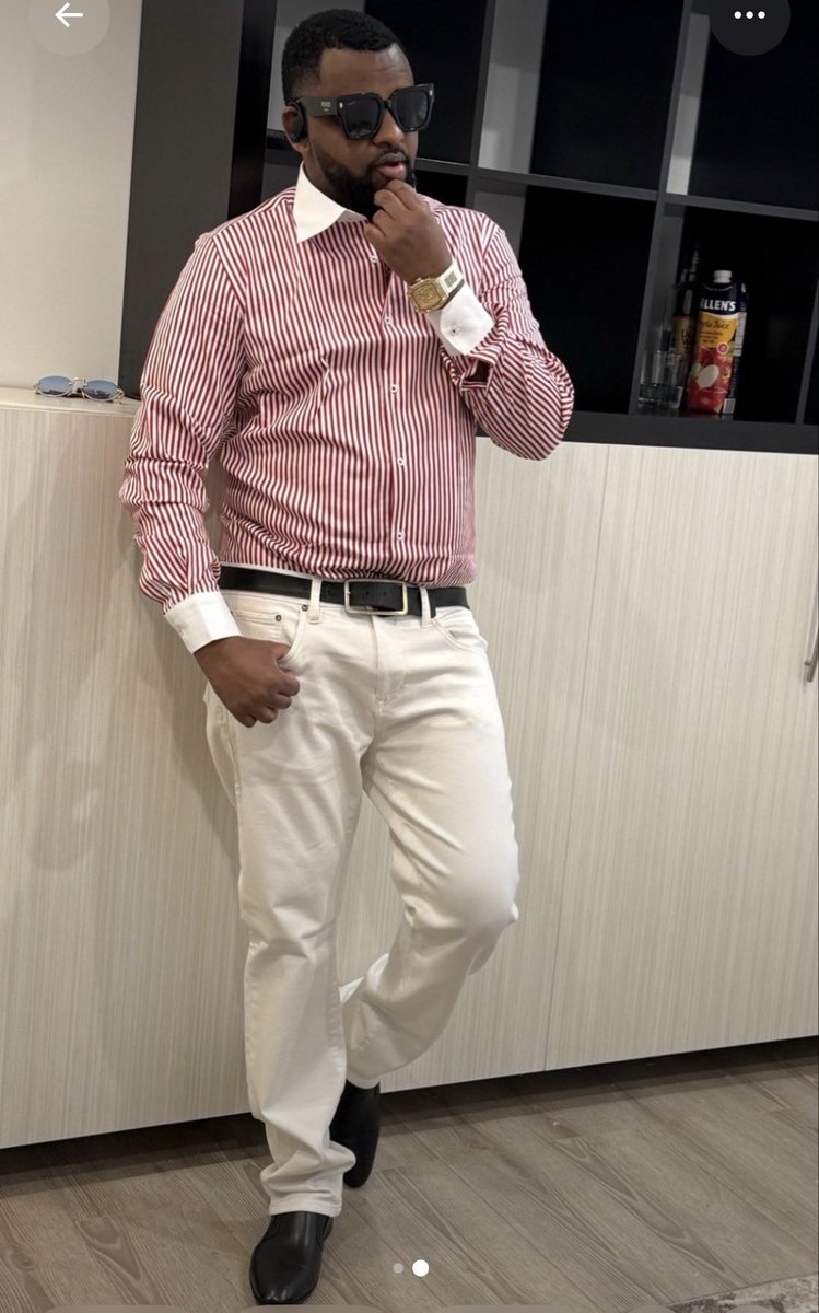 Falasha21914's tweet photo. Iyimbwa mubona niya Gasana umuja wabasinzira yirirwa itukana Nyina yayibyaranye nu mubembe Makobora 
Maze  kikirigito cyaje kugira ibyago Cyikubita kuri tuyau amena Icyogo. Ntabwo yotera habe nimbeba inda. Amaze kumenya ayo makuru niko kwishora mu butinganyi. Nta hisho afite iryihene kuriya ntiyorira. Mwari mwabona ihene irira. Kandi azahweraa buri second. Ngayo nguko