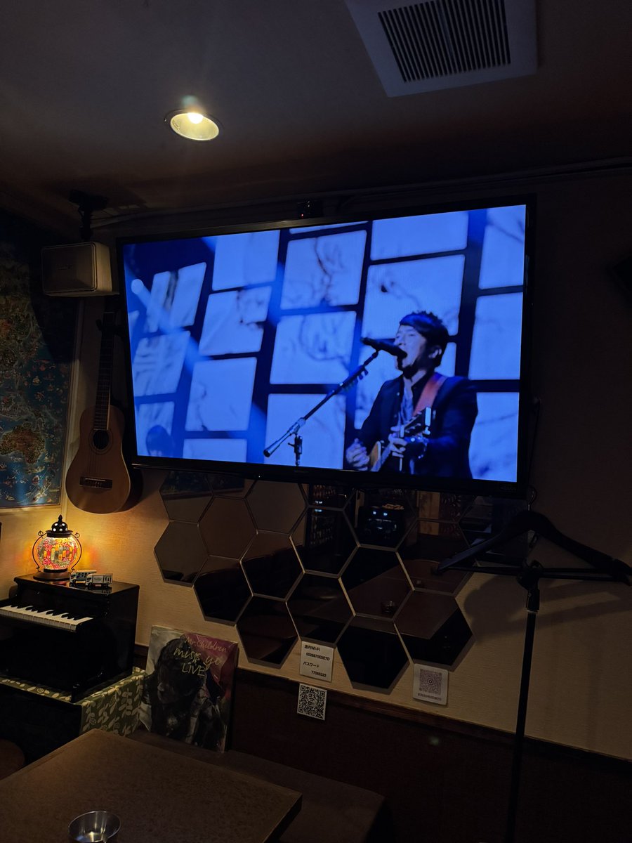 bar_peace's tweet photo. 『bar Peace』本日もオープンしました♪

https://t.co/SKiR2CEF9w

#心斎橋 #一人飲み  #カクテル #バー #cocktail #ミナミ #カラオケ #ミスチル #カラオケバー ＃桜井和寿 #barpeace #大阪 #ミスチル好き
#難波　#mrchildren https://t.co/fZbawx4fil