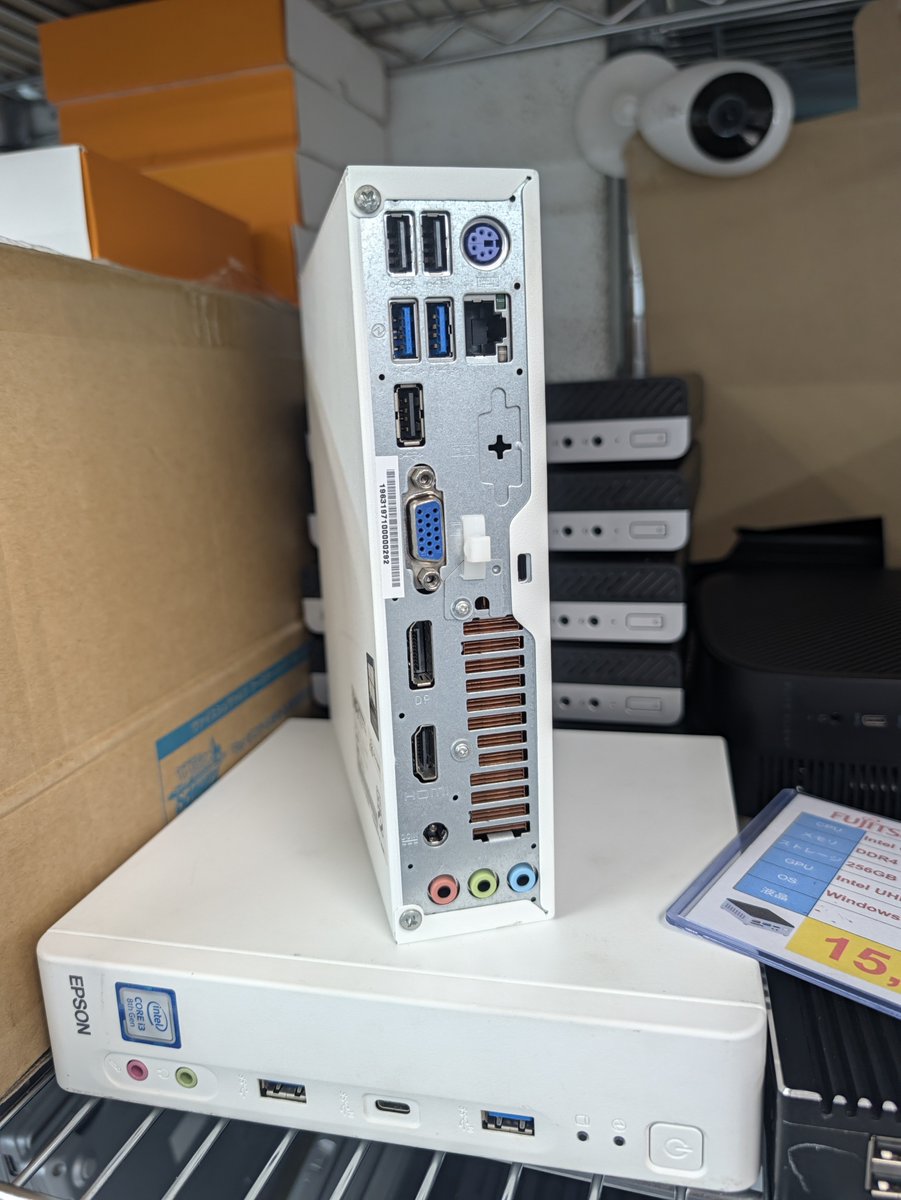 PachoComAKIBA's tweet photo. 【新入荷】
Endeavor ST190E
i3-8100T 8GB 256GB SSD Win11 Pro

この子オーディオ端子多いんですよね。DsubとかPS2もある。 https://t.co/P3zdVGQVAV