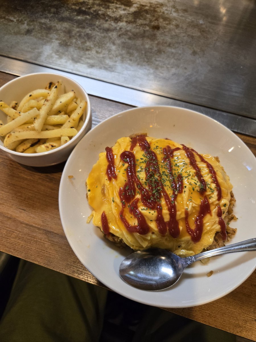 tomohisa0704's tweet photo. 鉄板 宴 -UTAGE- の日替りランチ
このボリュームで1000円台はめっちゃ美味しい😋 https://t.co/pM9TP1L5wx