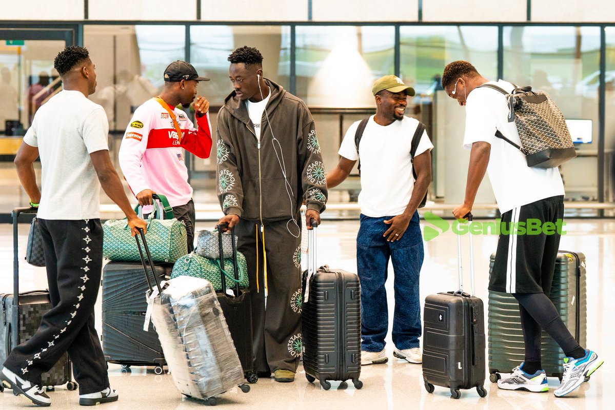FisayoDairo's tweet photo. 20 players already in Super Eagles camp. No Stanley Nwabali and Maduka Okoye yet. 

Simon Moses
Akor Adams 
Taiwo awoniyu
Isaac James
Emmanuel Fernandez 
Benjamin Fredericks
Moses uzor 
George Ilenikhena
Arthur Okonkwo
Alex Iwobi
Semi Ajayi
Calvin Bassey
Ola Aina
Ademola Lookman
Bright Osayi-Samuel 
Chibuike Nwaiwu
Tolu Arokodare
Bruno Onyemaechi
Raphael Onyedika
Frank Onyeka 

Three more expected at noon.

Wilfred Ndidi 
Samuel Chukwueze
Stanley Nwabali