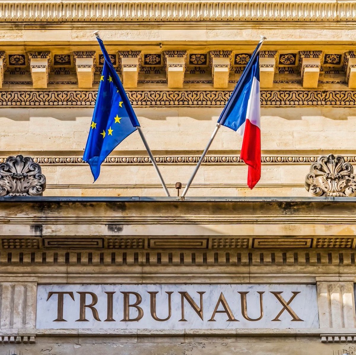 Kulturlesite_'s tweet photo. 🚨📺 AMENDE RECORD POUR DES IPTV

Un couple ayant vendu plus de 8000 ABONNEMENTS IPTV ILLÉGAUX a été condamné à verser PLUS DE 300K€ de dommages et intérêts à Canal+ !!

Ils ont également été condamnés à 30 et 24 mois de prison, dont 8 et 6 mois ferme. https://t.co/0Qnc3DkipB