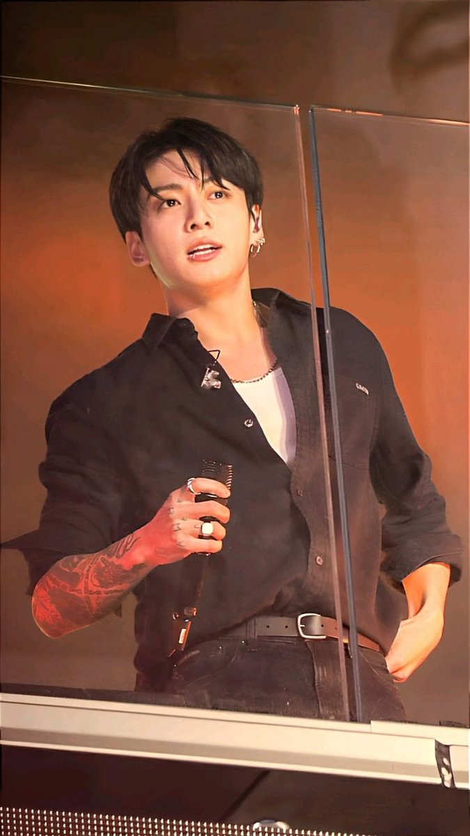 Zoya52298's tweet photo. @starnewskorea WE LOVE YOU JUNGKOOK                         MAIN VOCALIST JUNGKOOK                                                    VOCAL KING JUNGKOOK                 STAGE KING JUNGKOOK                      OUR ANGEL JUNGKOOK #WeLoveYouJungkook    #GoldenByJungKook #JUNGKOOK #정국❤️ https://t.co/fOqjnMoMuM